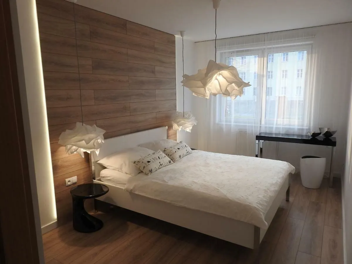 شقة Apartament Z Ogrodem Wisniowy Sad كولوبرزيغ
