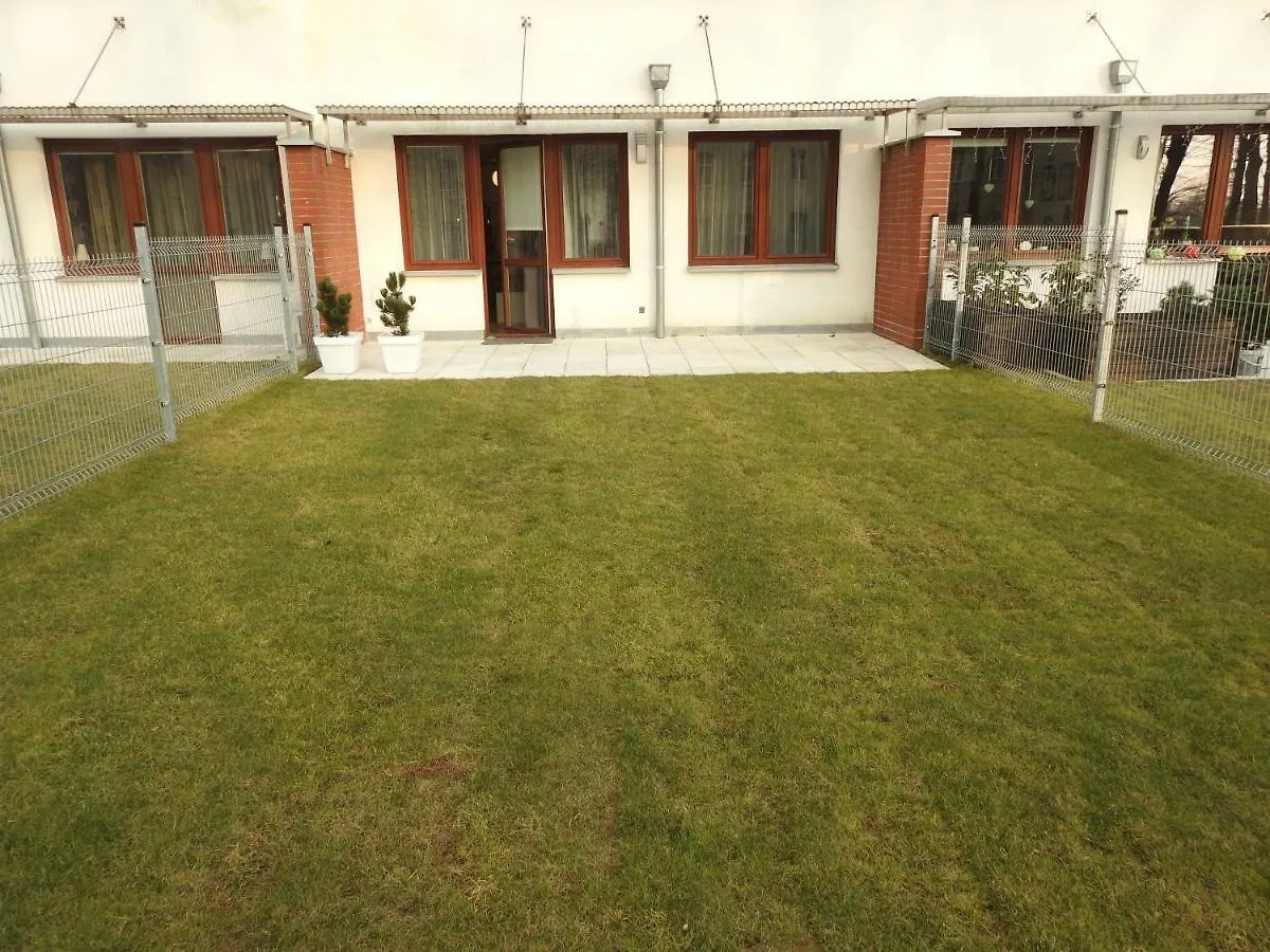 شقة Apartament Z Ogrodem Wisniowy Sad كولوبرزيغ